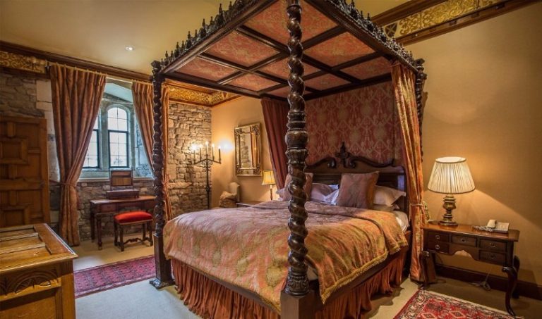 luxury-family-hotels-thornbury-castle-gloucestershire-stay-dukes-superior-suite-3 luxury-family-hotels-thornbury-castle-gloucestershire-stay-dukes-superior-suite-3