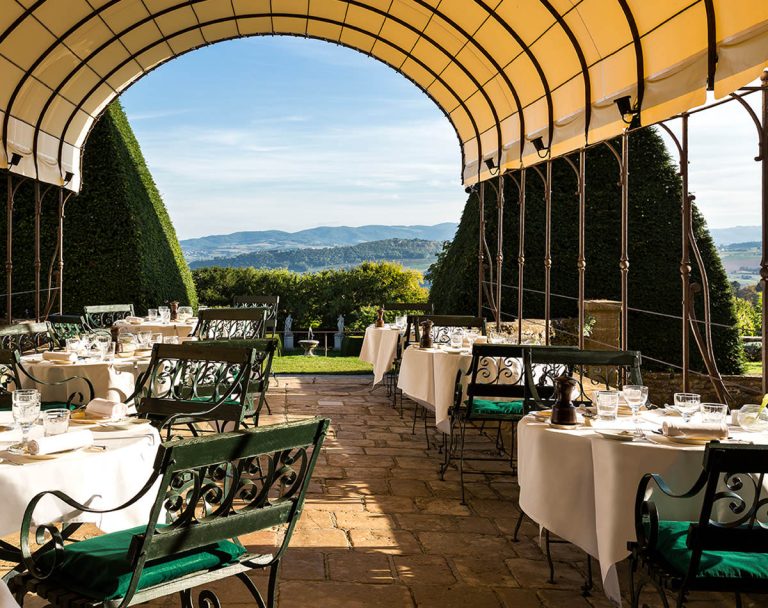 restaurant gastronomique 1217 02 768x608